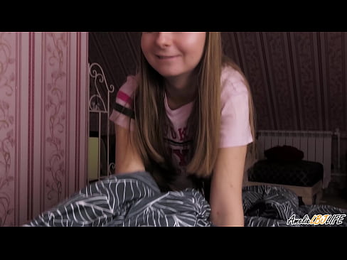 ❤️ Blondie thith thellë BFF-në e saj dhe merr spermë në gojën e saj ❤ Porno ruse tek ne ❌️